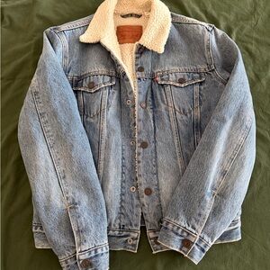 Levi’s 90s Sherpa Trucker Jacket